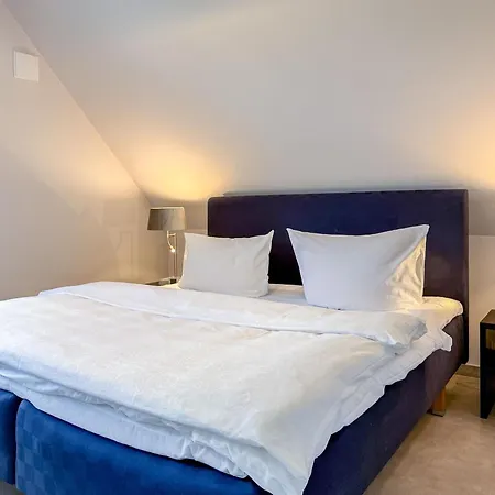 Meerle 4 *